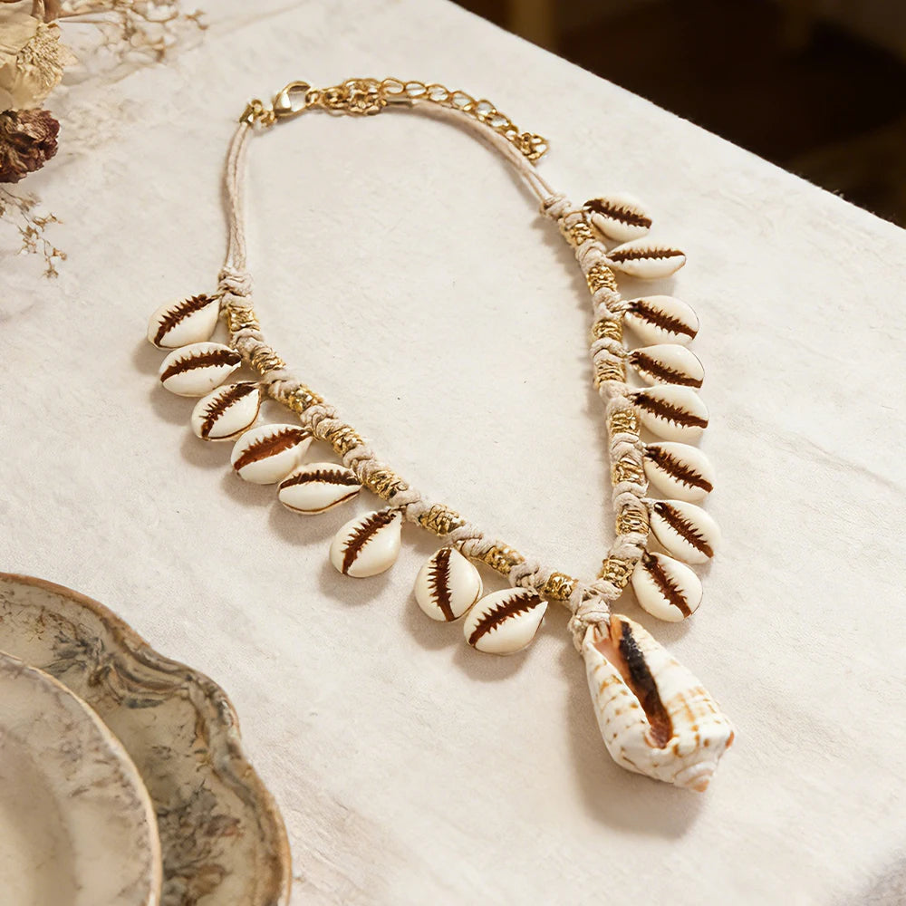 Cowrie Shell Conch Pendant Choker Necklace Beach Boho Natural Seashell Jewelry For Women Summer Vacation Festival And Daily Wear