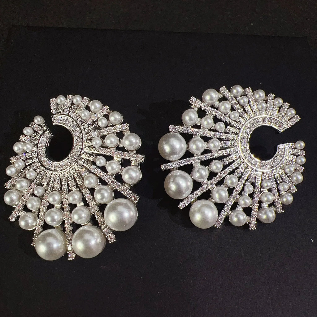 Elegant Artistic Pearl Earrings Women's Clothing Light Luxury Jewelry Accessories Suitable for Wedding Bridal Holiday Gifts E372
